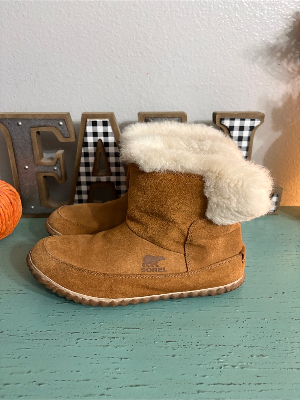 Sorel Wos Suede Shearling Cuff Boots in Chestnut